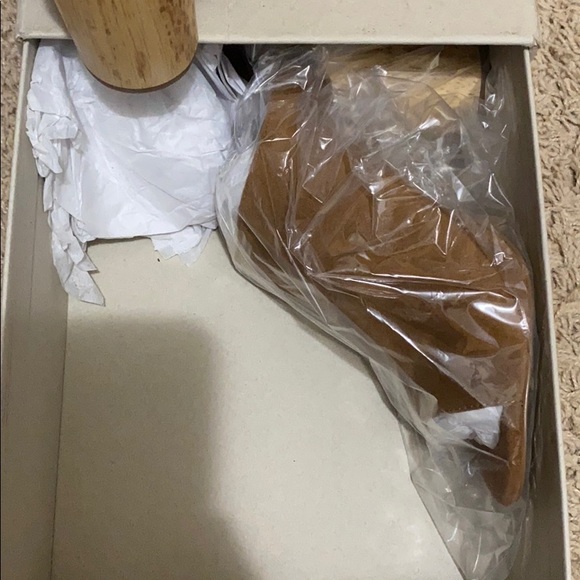 Camel brown mules, open toe with wooded heel - Picture 4 of 4